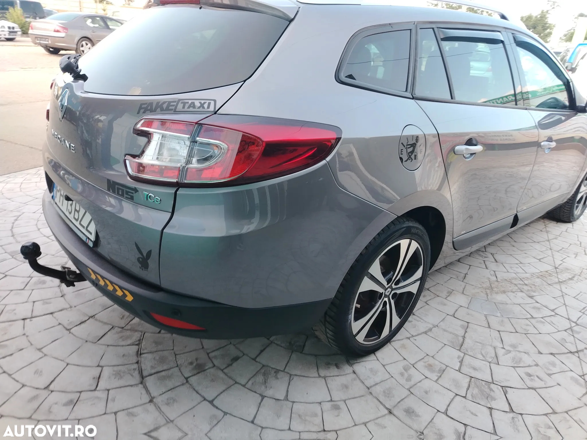 Renault Megane Grandtour TCe 130 Bose Edition - 11