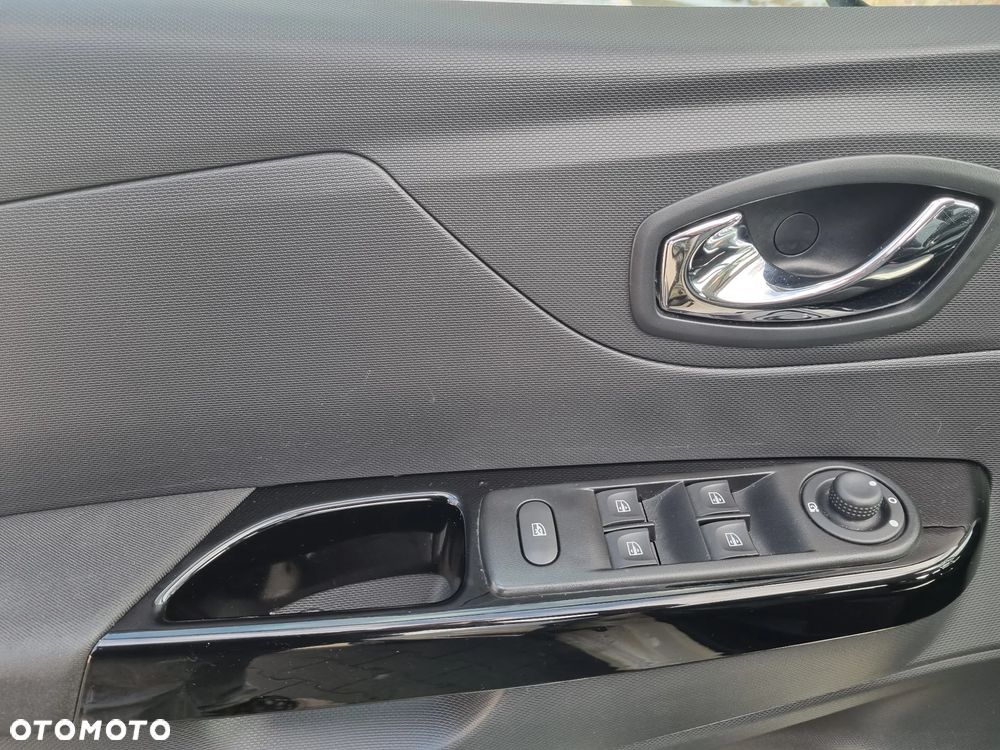 Renault Captur 1.2 TCe Intens EDC - 14