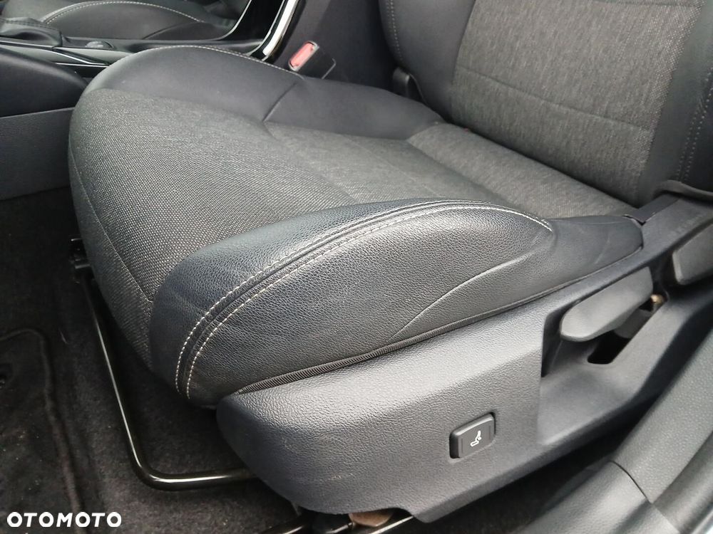 Toyota Corolla 1.8 Hybrid Comfort - 35