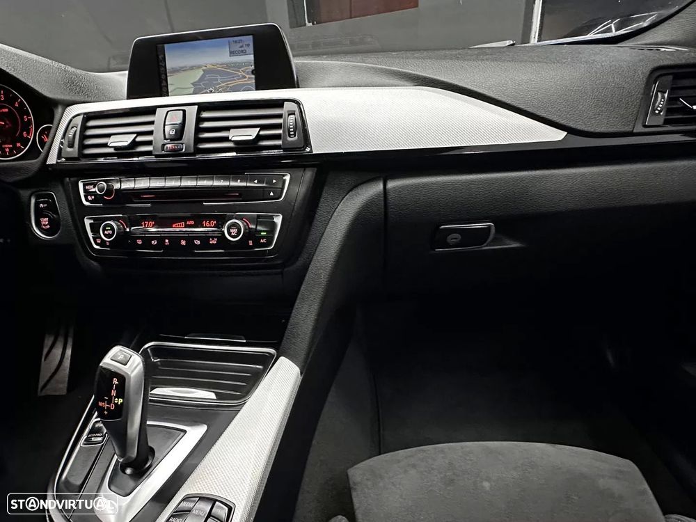 BMW 320 d Auto Pack M - 31