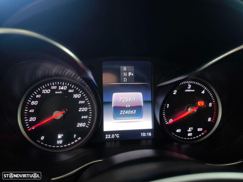 Mercedes-Benz C 200 d Station 7G-TRONIC AMG Line — fotografia 18