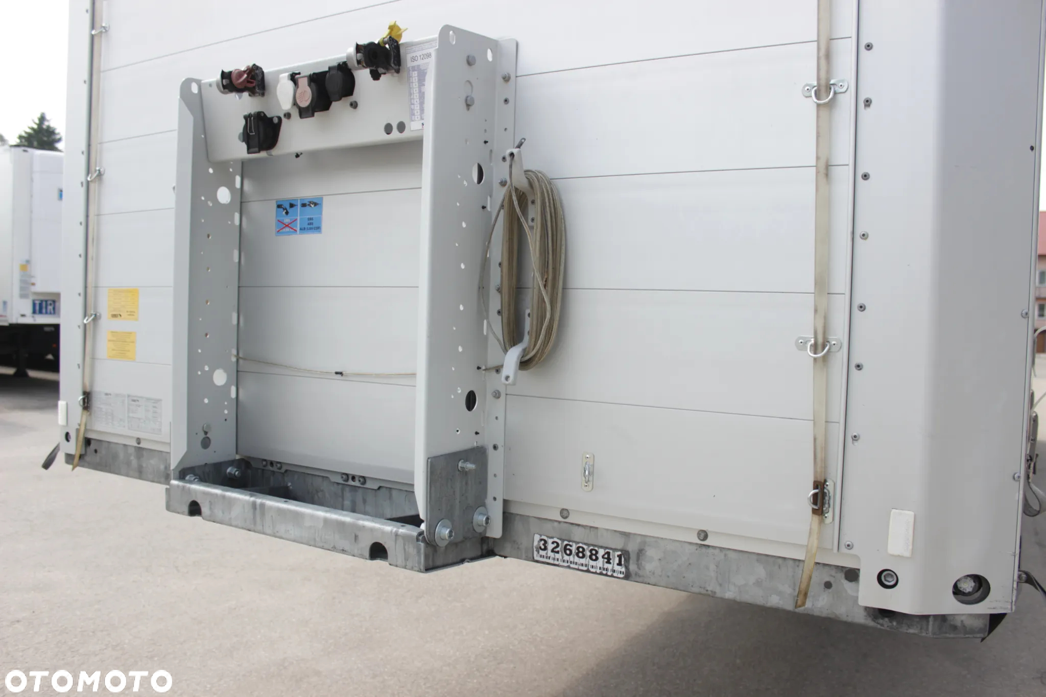 Schmitz Cargobull FIRANA / STANDARD / OŚ PODNOSZONA / MULTILOCK / Certyfikat XL / JAK NOWA / - 14