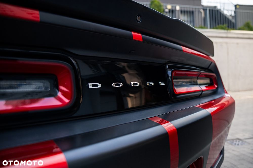 Dodge Challenger 6.4 Scat Pack - 8