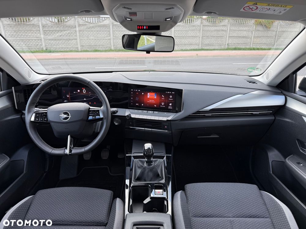 Opel Astra 1.2 Turbo Enjoy - 24