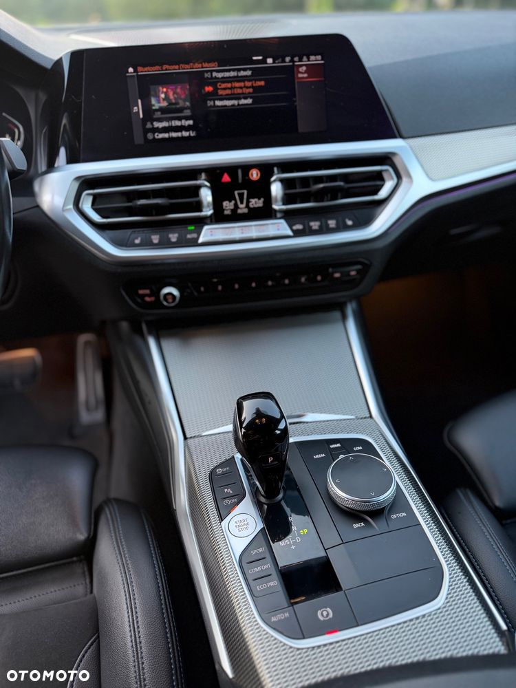 BMW Seria 3 320i M Sport - 27