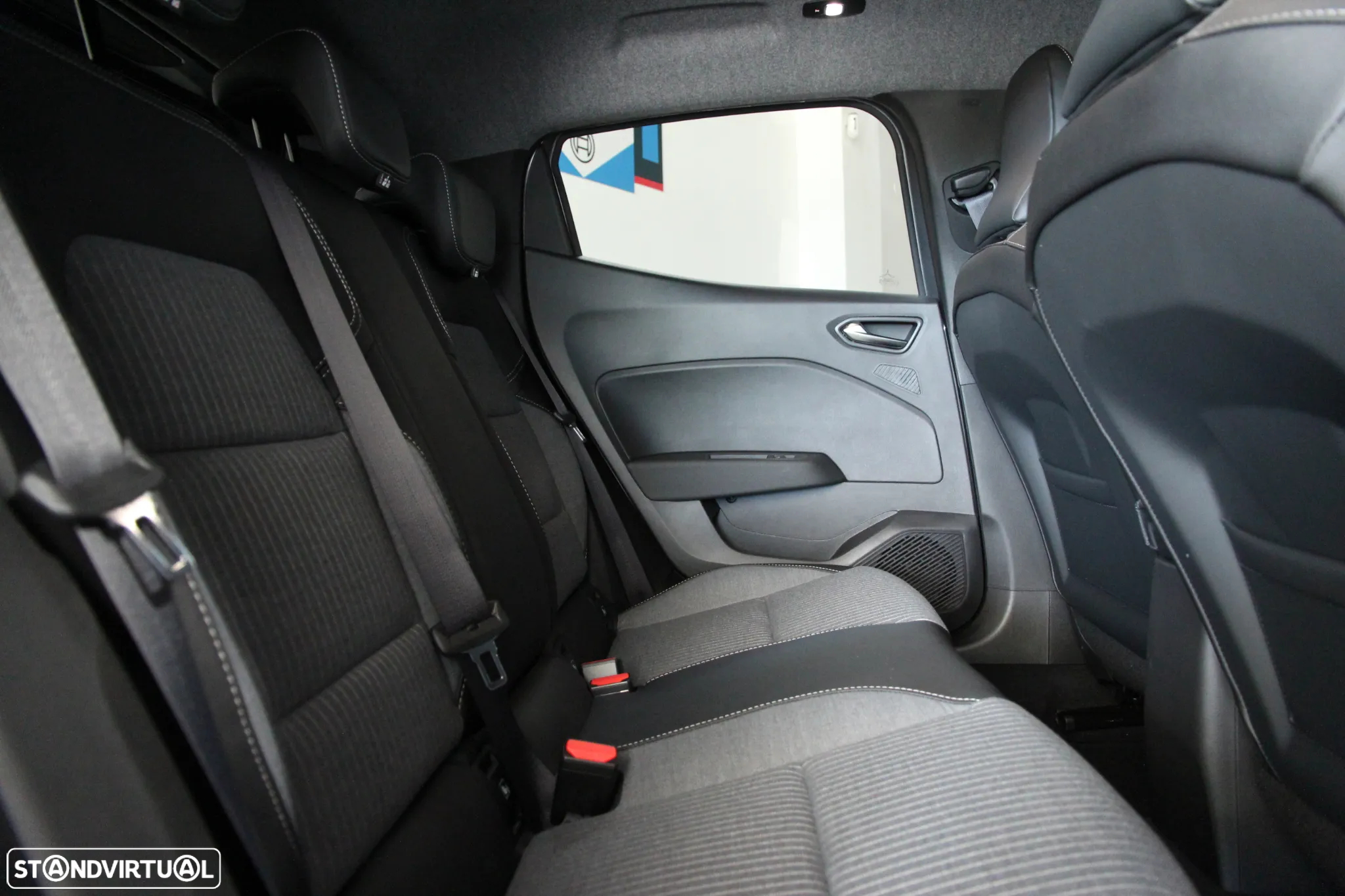 Renault Clio 1.0 TCe Techno Bi-Fuel - 22