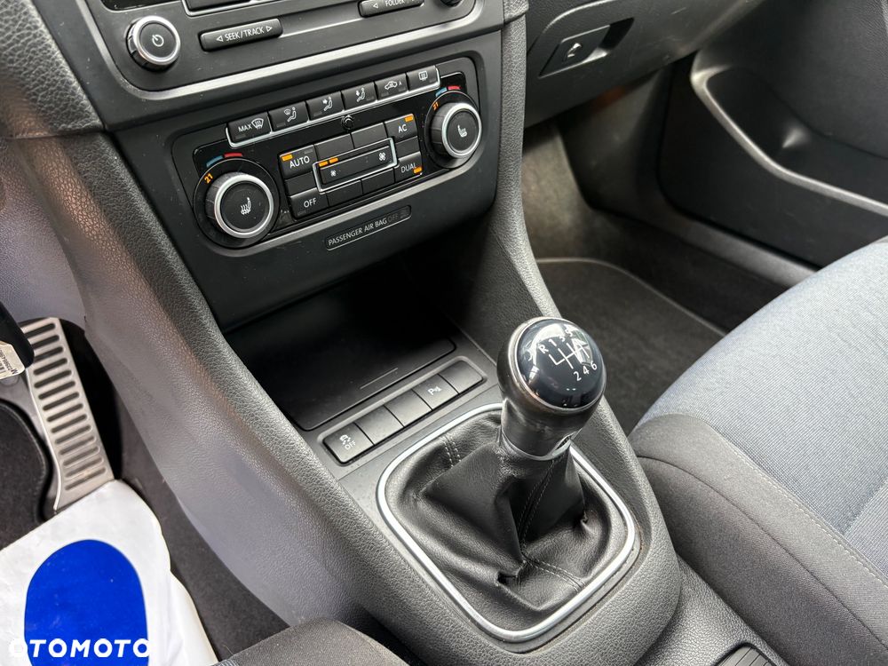 Volkswagen Golf 2.0 TDI DPF Style - 21