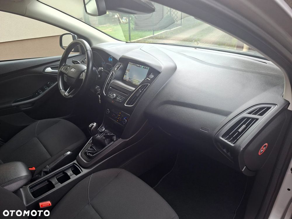 Ford Focus - 28