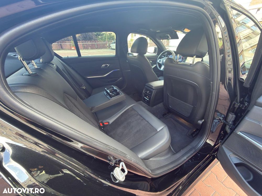 BMW Seria 3 320i xDrive Aut. Edition M Sport Shadow - 32