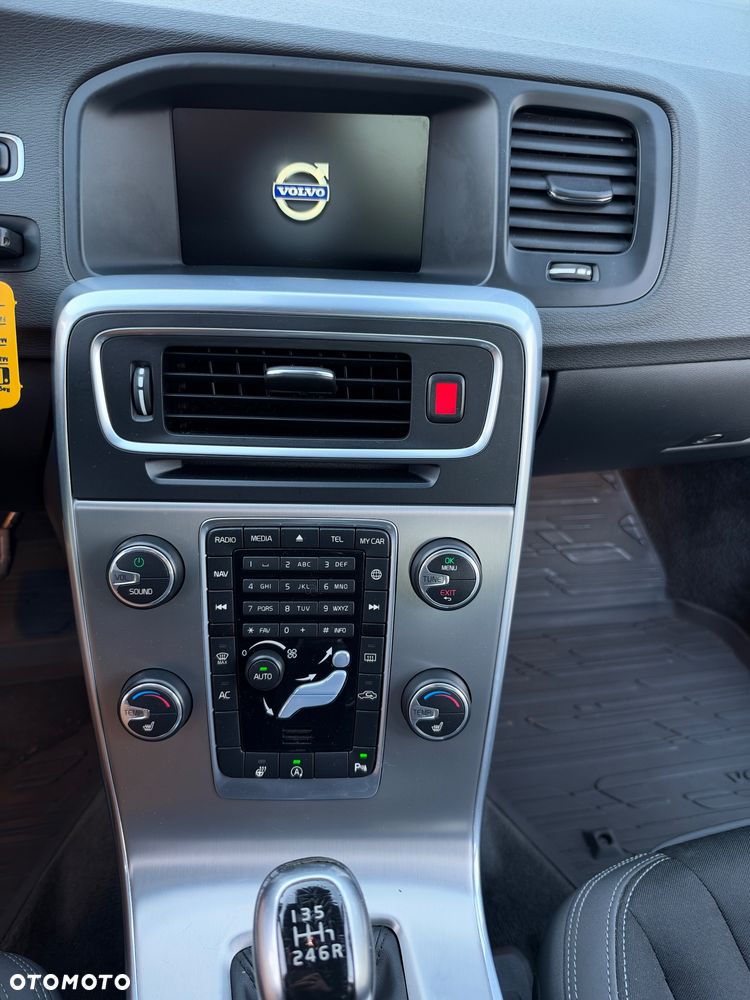 Volvo S60 D4 Momentum - 29