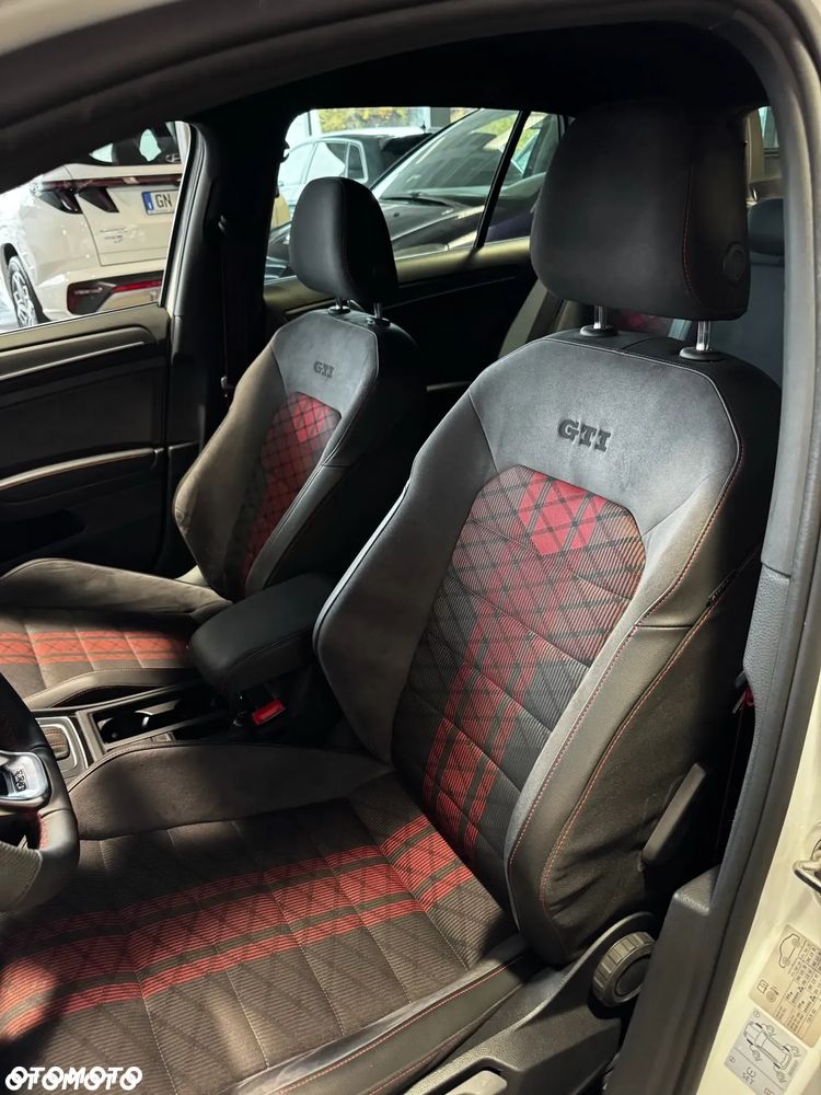 Volkswagen Golf GTI TCR 2.0 TSI OPF DSG - 9