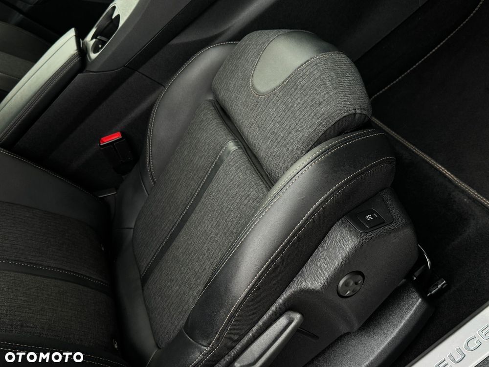 Peugeot 3008 PureTech 180 Stop & Start GPF EAT8 GT Pack - 22