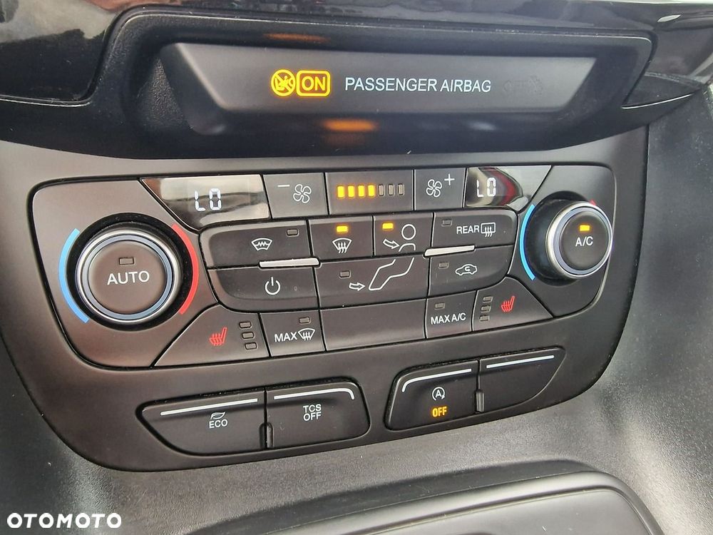 Ford Tourneo Connect Grand - 31