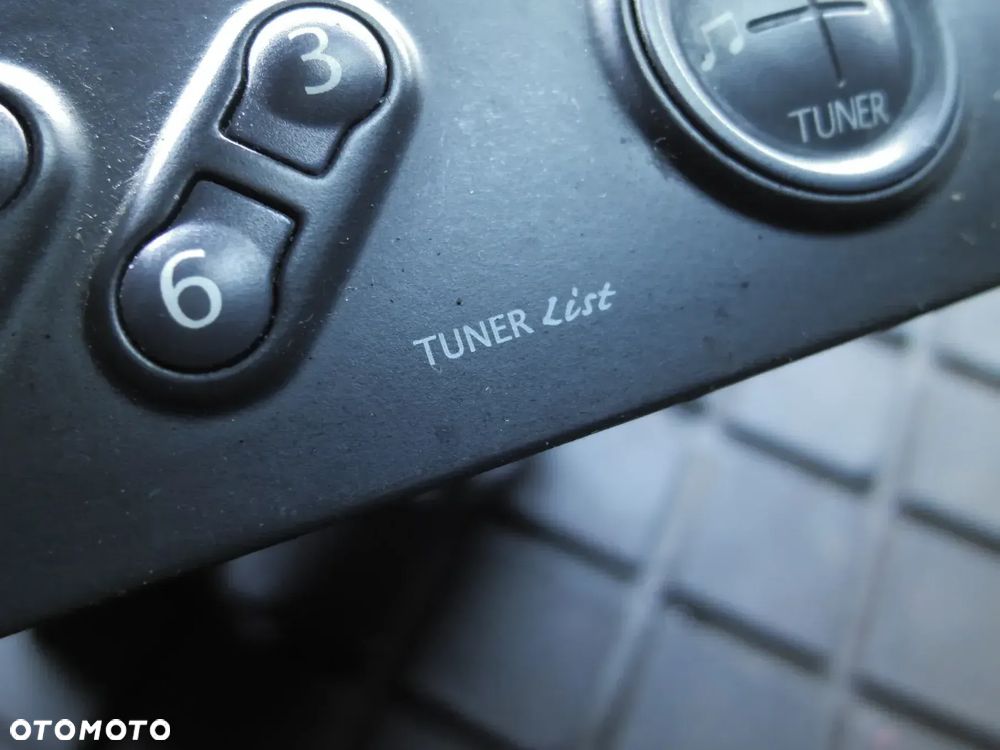 RENAULT LAGUNA SCENIC RADIO CD 8200300858B - 2