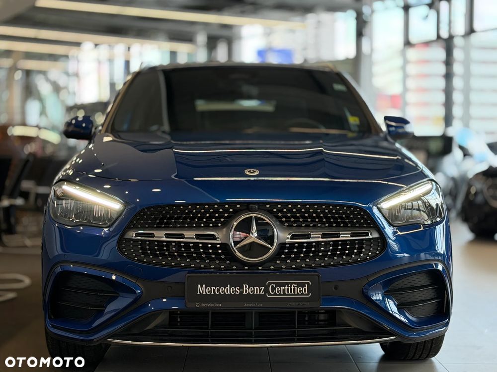 Mercedes-Benz GLA - 13