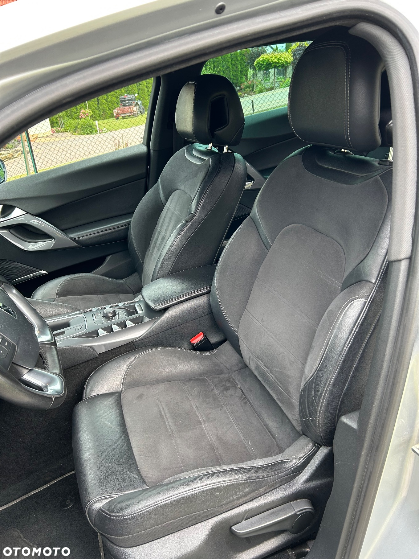 Citroën DS5 e-HDi 110 EGS6 Chic - 18