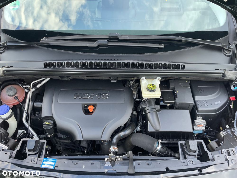 Peugeot 5008 HDI FAP 150 Family - 28