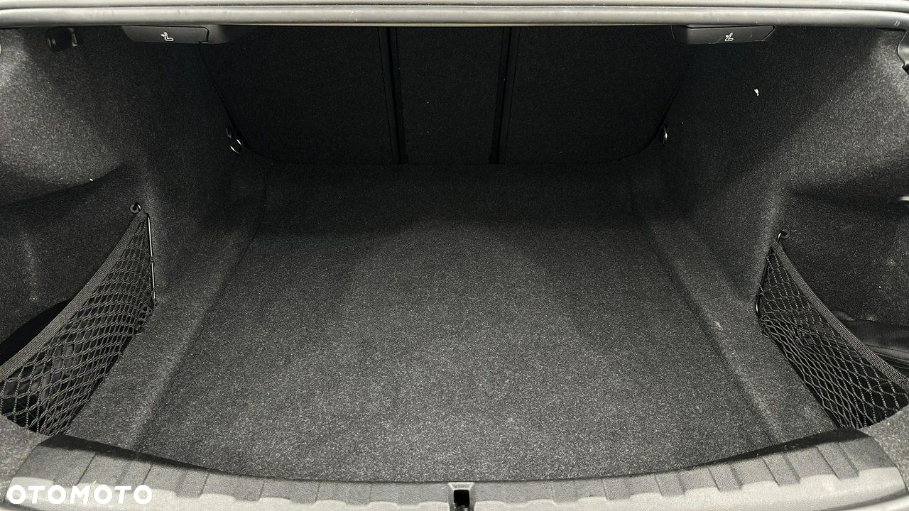 BMW Seria 3 318d - 12