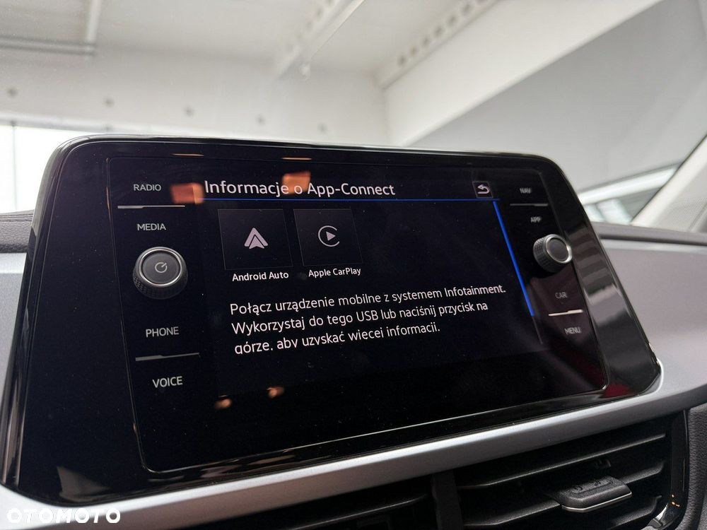 Volkswagen T-Roc - 16