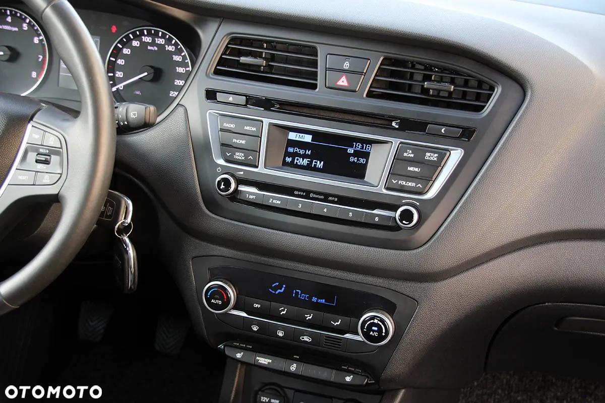 Hyundai i20 1.2 YES Gold - 33