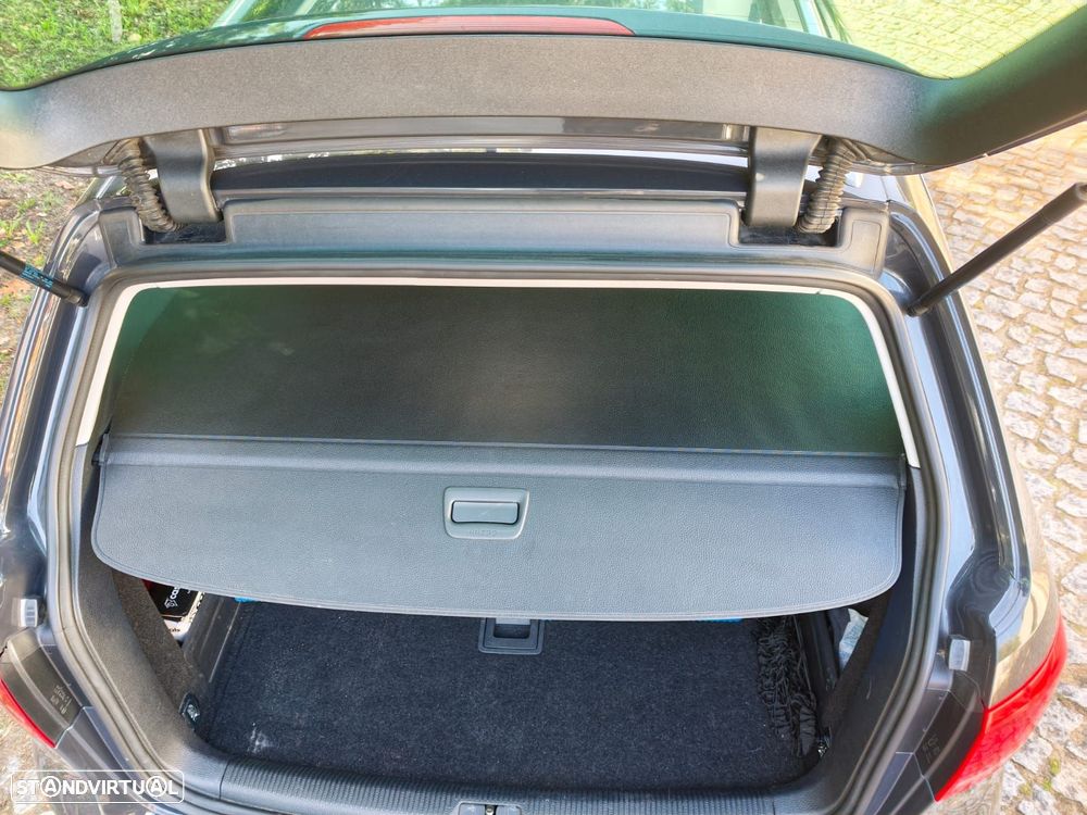 VW Passat Variant 2.0 TDI DPF Highline - 20