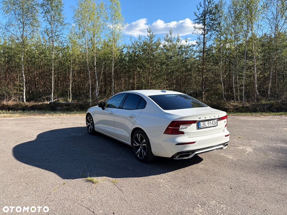 Volvo S60 B4 B R-Design - 9