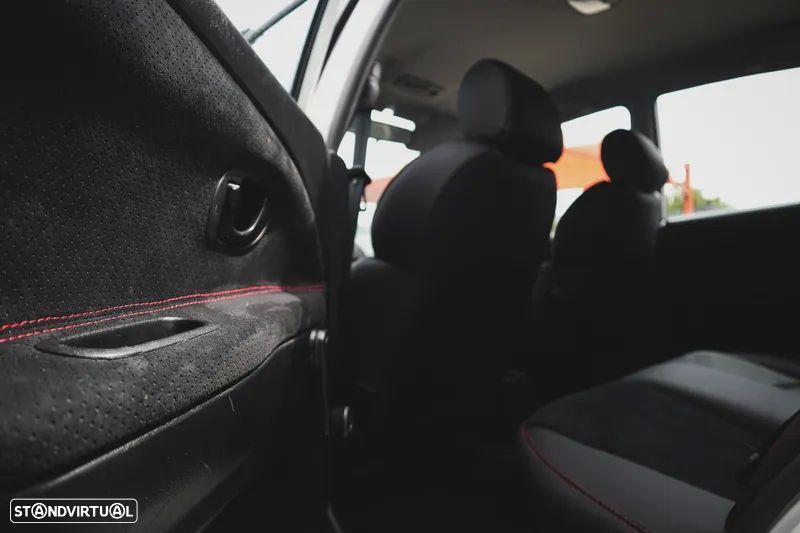 Mitsubishi Lancer - 14