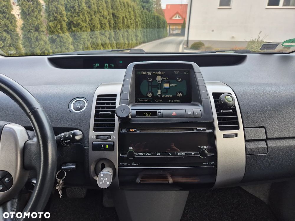 Toyota Prius 1.5 VVT-i Sol - 22