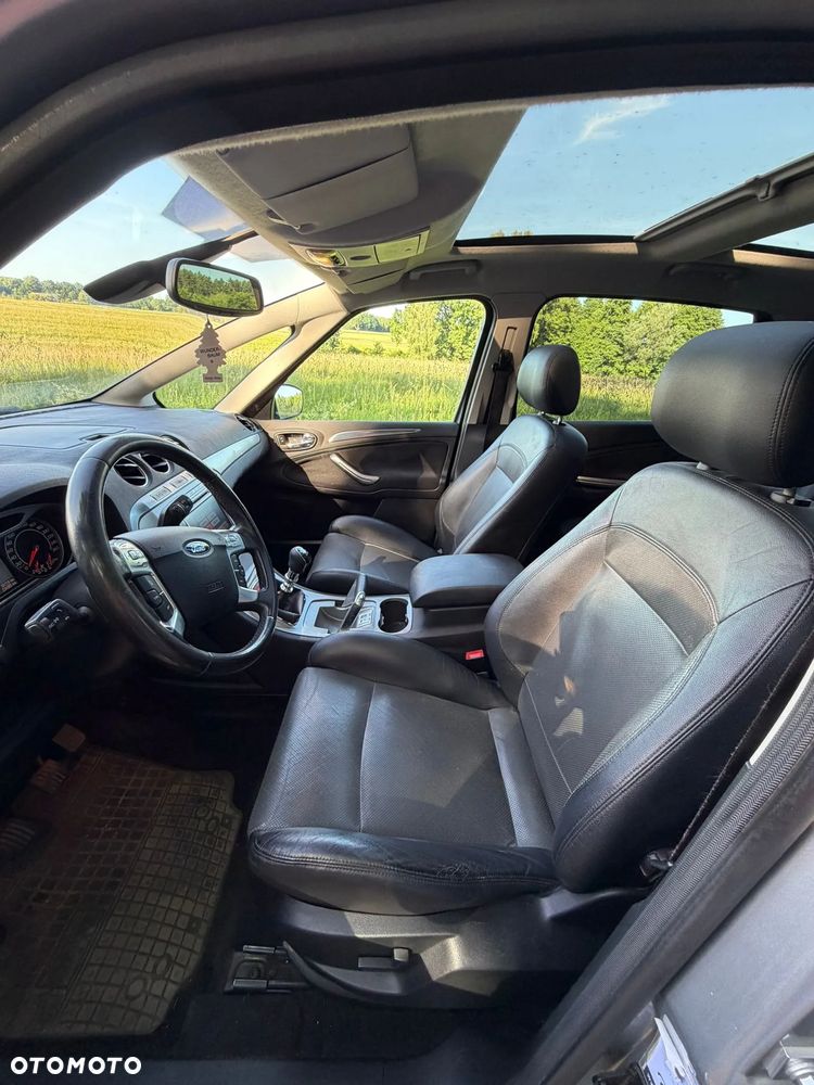 Ford S-Max - 13