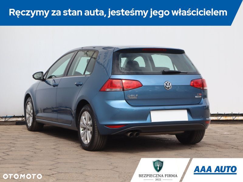 Volkswagen Golf - 6