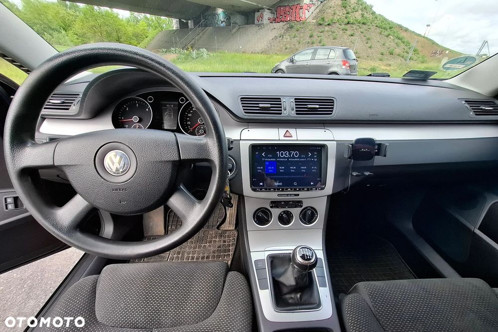 Volkswagen Passat 2.0 TDI Trendline - 9