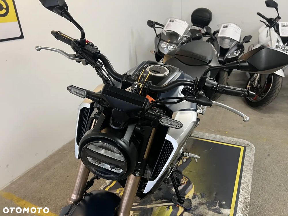 Honda CB - 27