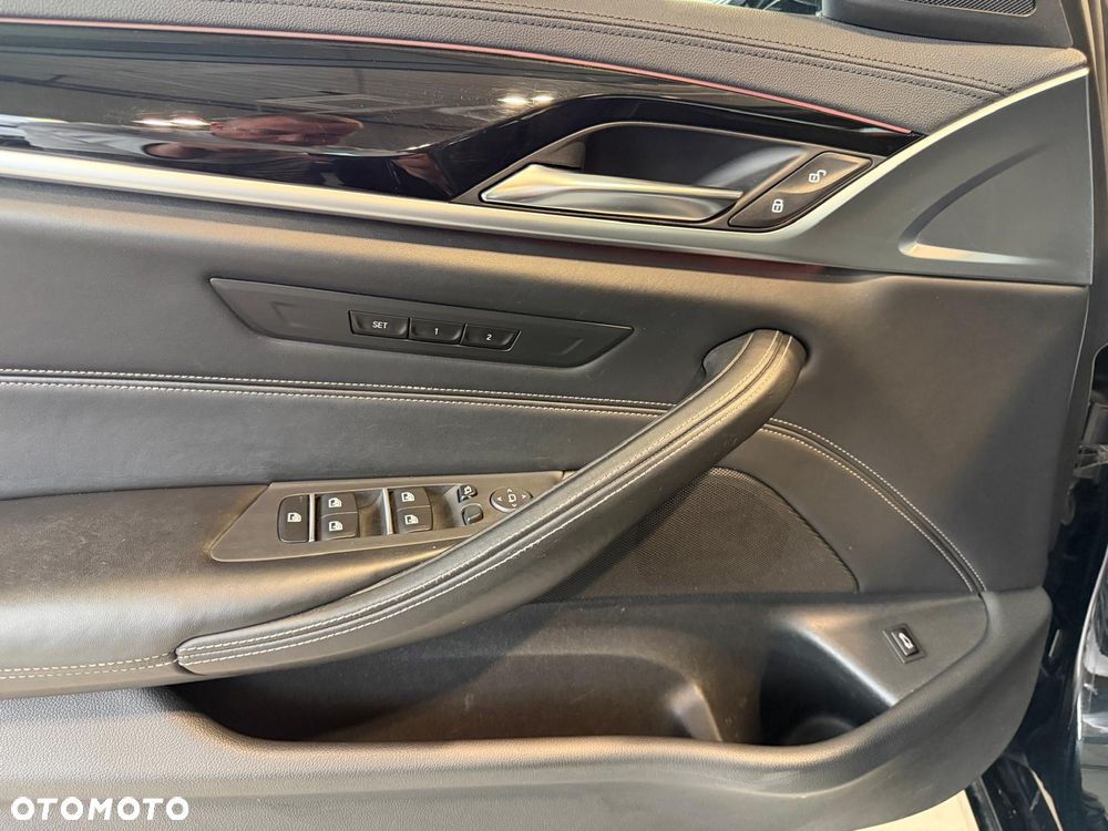 BMW Seria 5 520d xDrive Luxury Line - 15