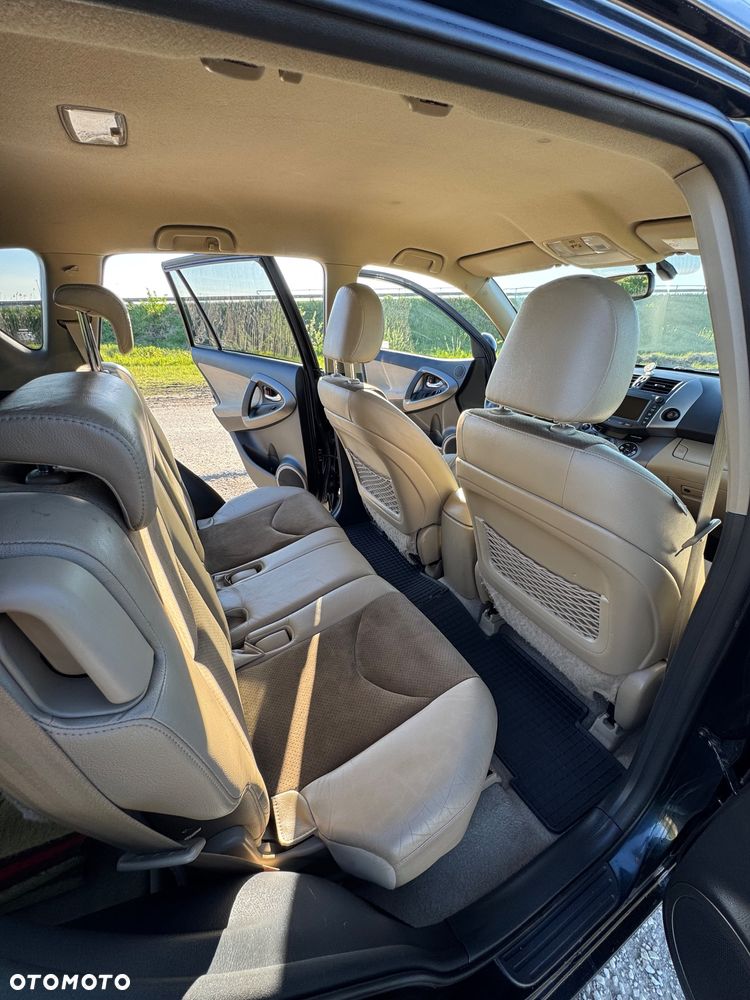 Toyota RAV4 - 17