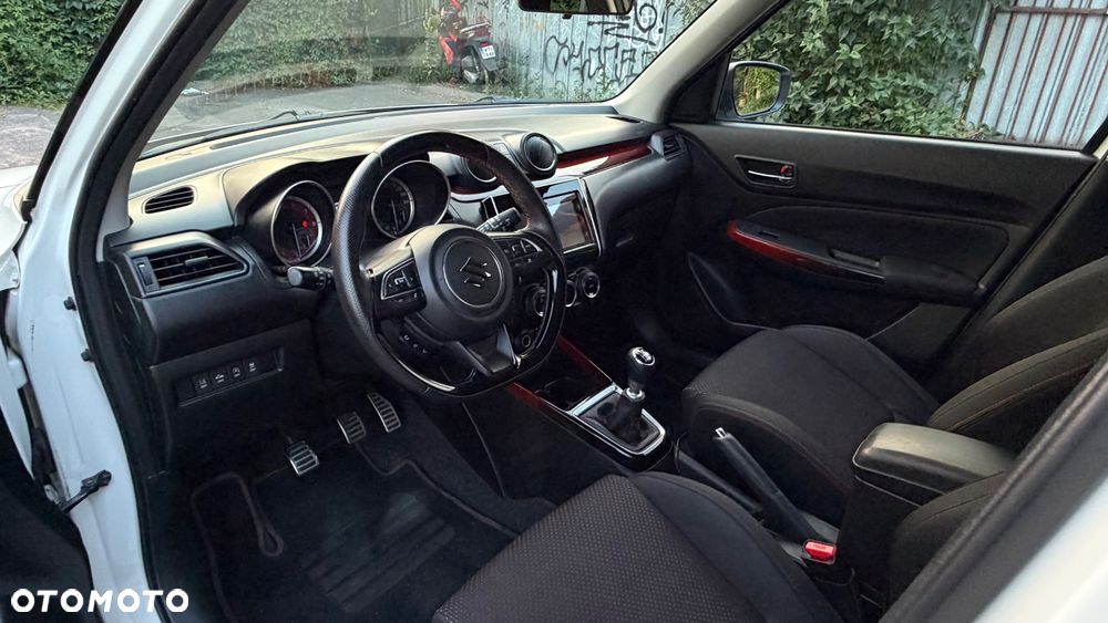 Suzuki Swift - 4