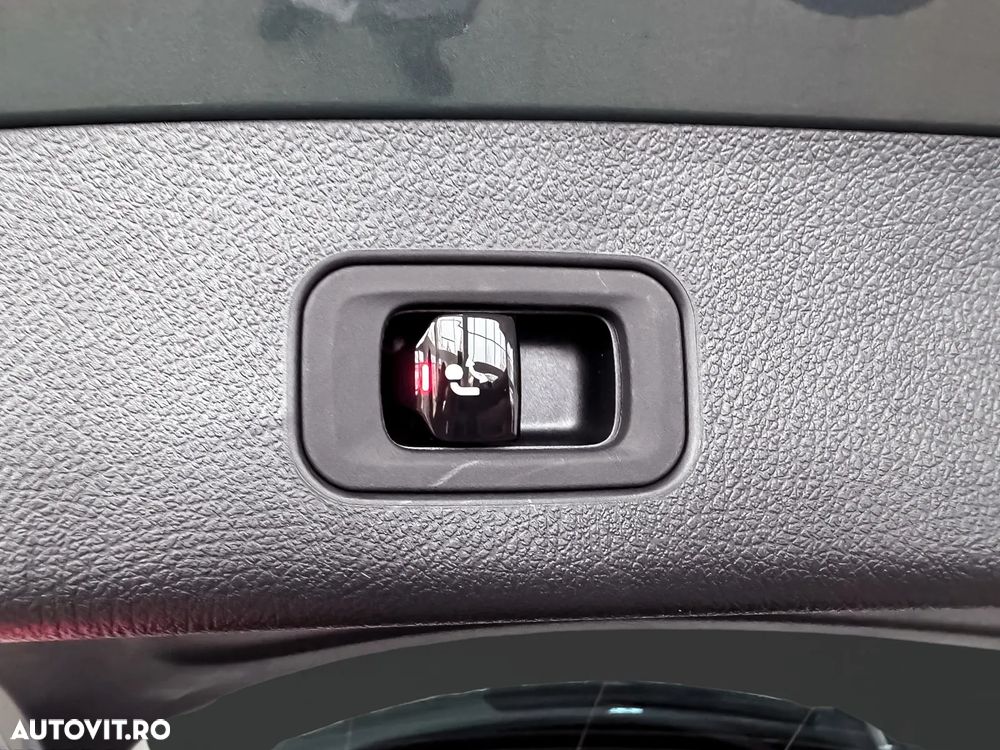 Mercedes-Benz GLC 300 e 4Matic 9G-TRONIC AMG Line Advanced - 10