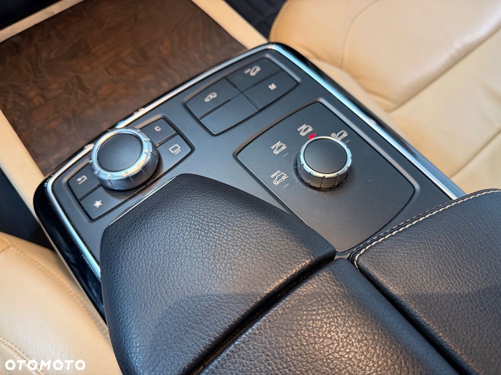 Mercedes-Benz GLE - 30