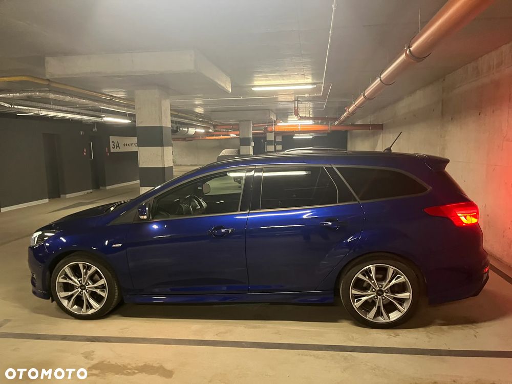 Ford Focus 1.5 EcoBoost ST-Line - 11