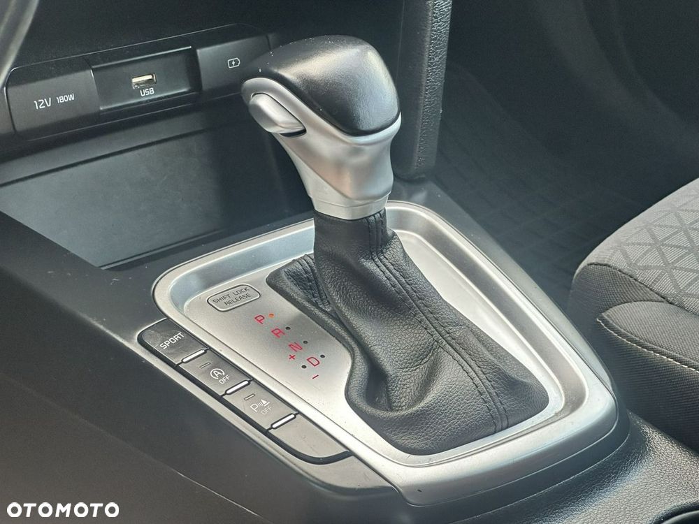 Kia Ceed - 38