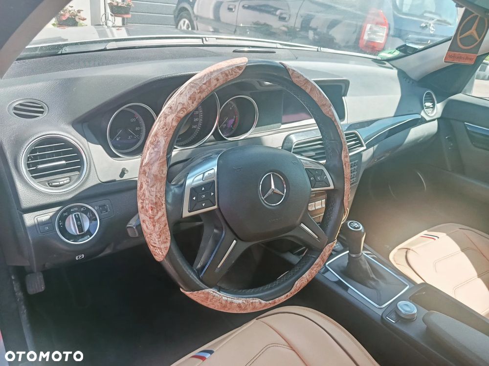 Mercedes-Benz Klasa C 220 CDI Edition - 8