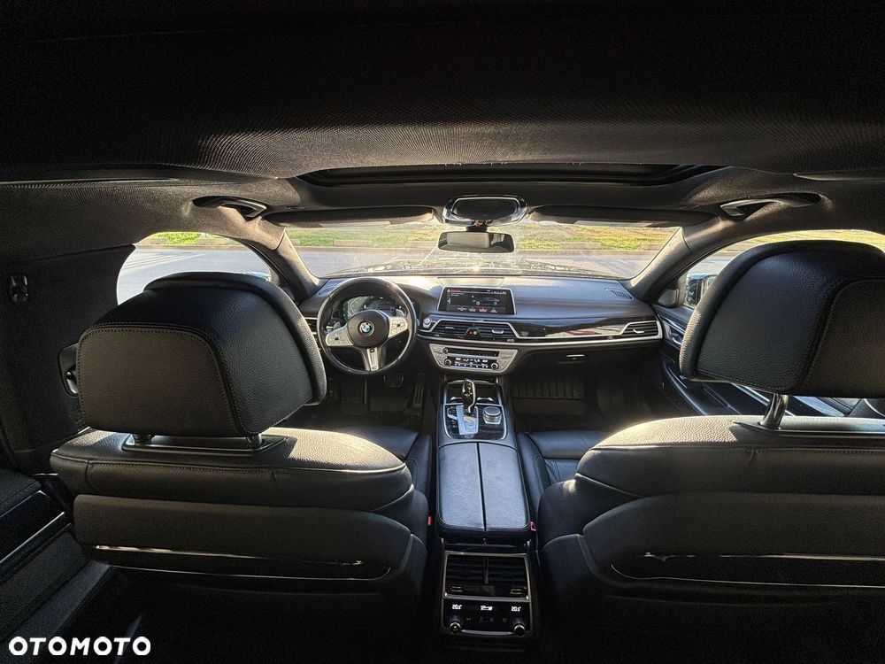 BMW Seria 7 740i - 11