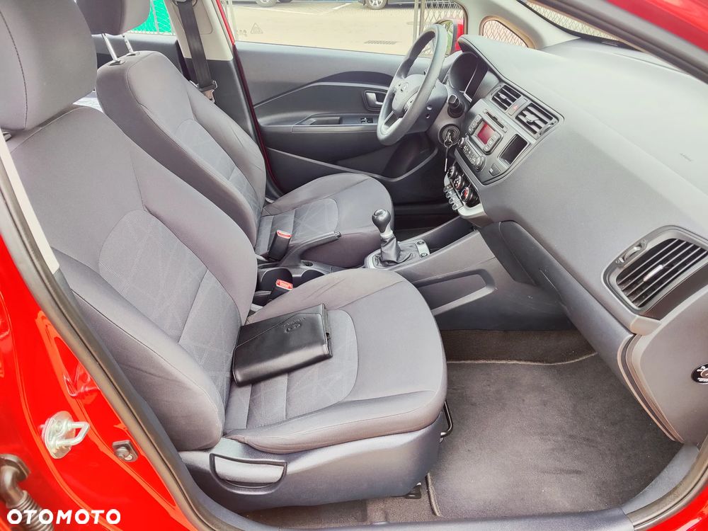 Kia Rio - 10
