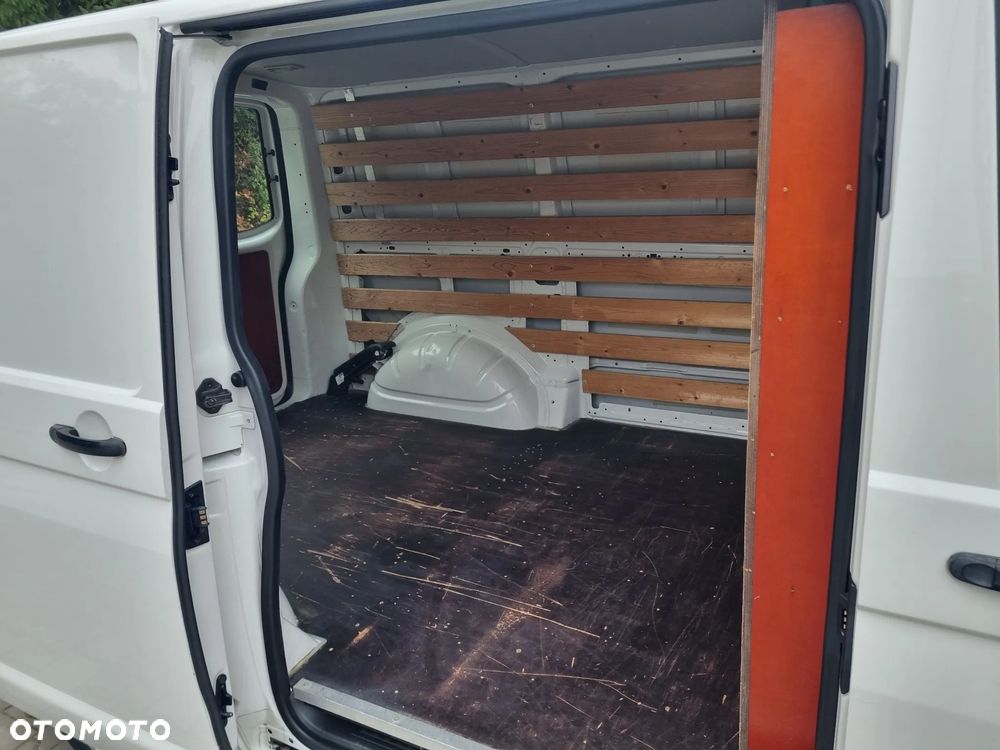 Volkswagen Transporter - 25