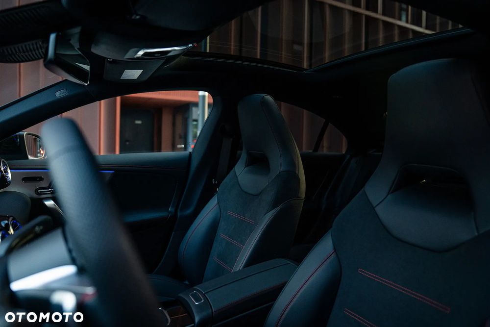 Mercedes-Benz CLA 220 mHEV 4-Matic AMG Line 8G-DCT - 38