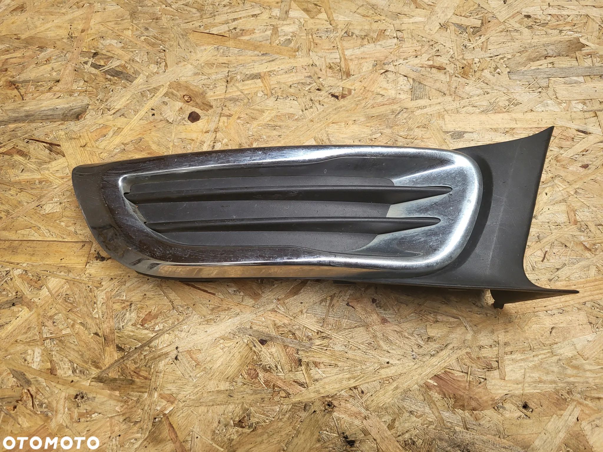 Kratka zderzaka prawa przednia Citroen C3 Picasso - 1