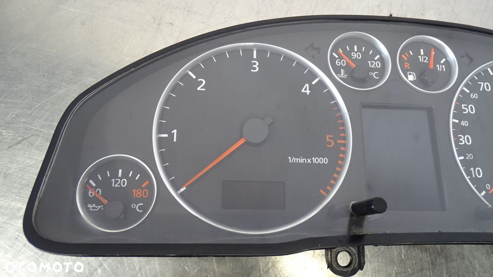 LICZNIK AUDI A6 C5 2.5TDI - 3