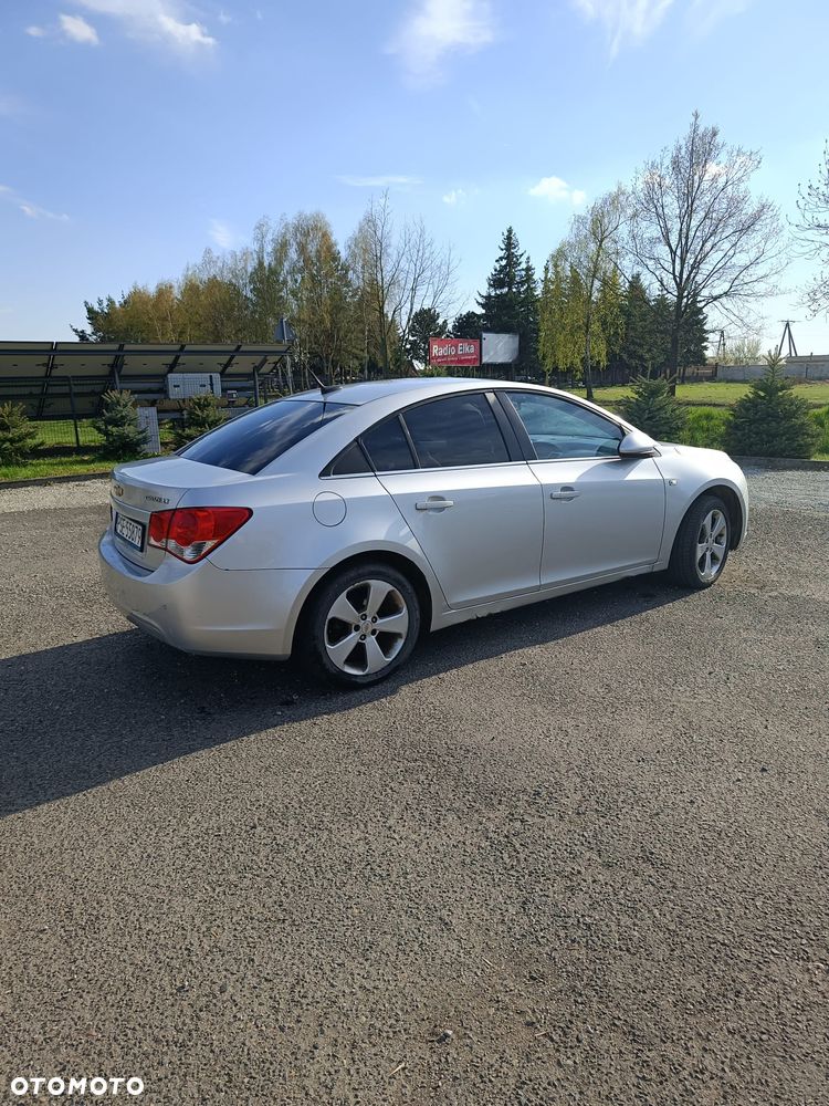 Chevrolet Cruze 1.8 LT - 3