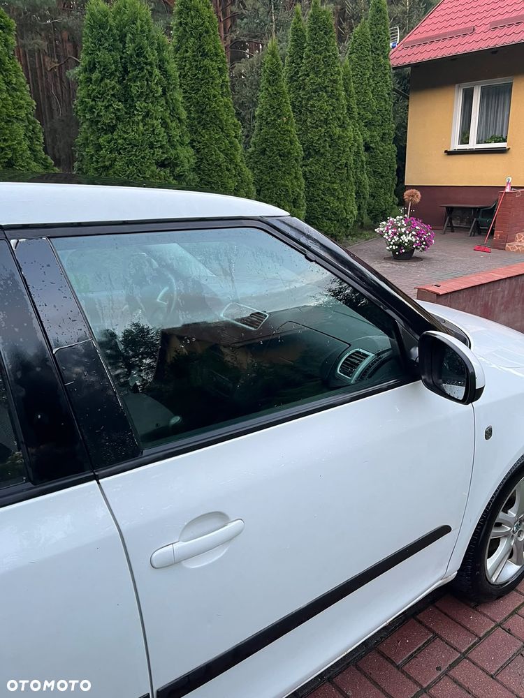 Skoda Fabia 1.6 16V Style - 9