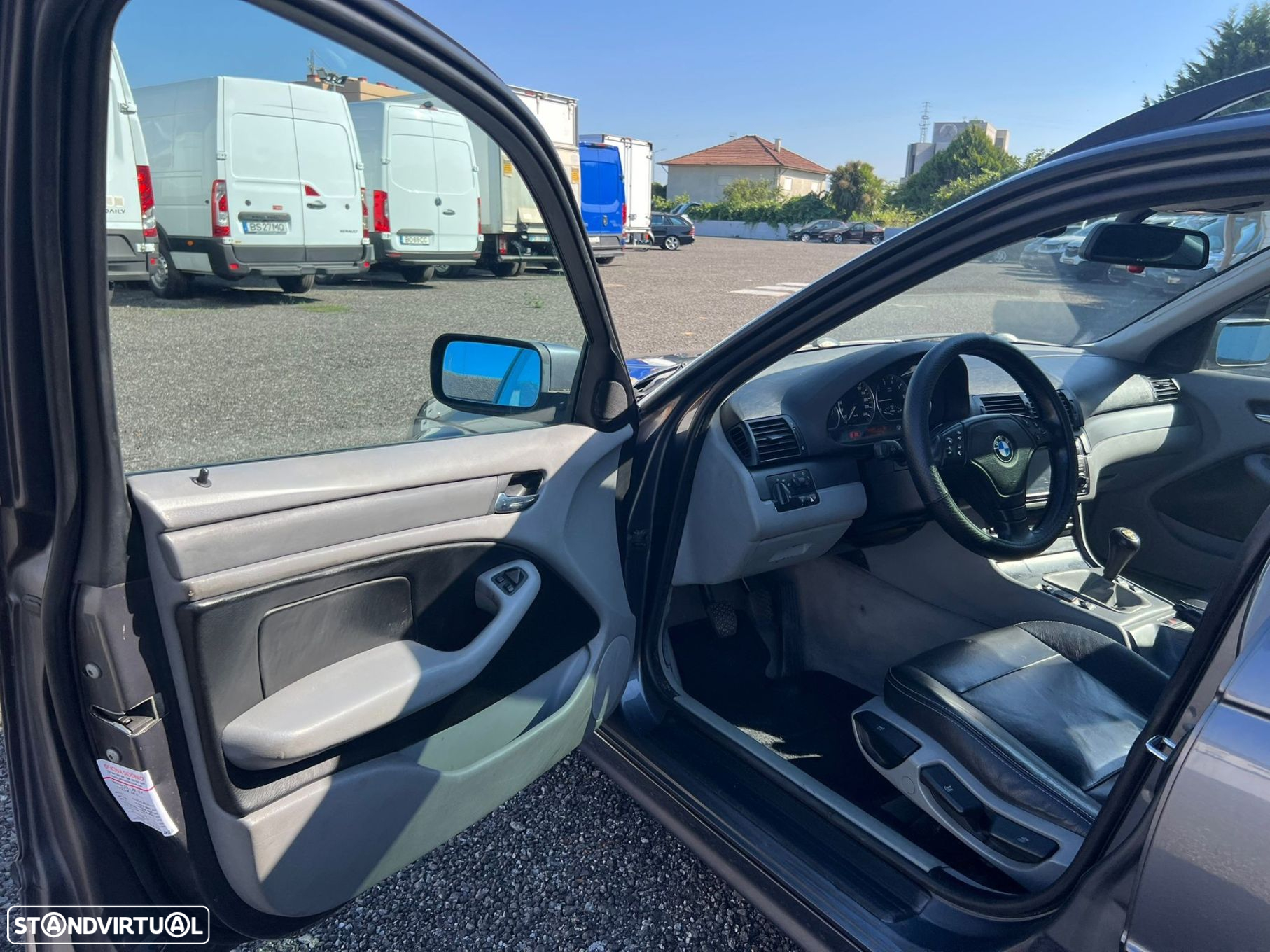 BMW 318 i Touring - 14