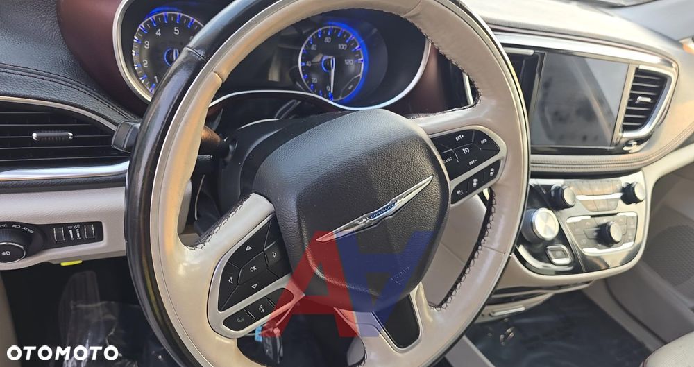 Chrysler Pacifica - 13